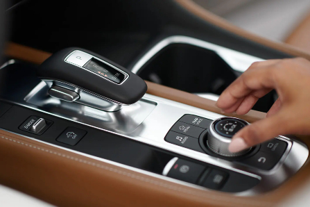 Drive Mode Selector and Shift Knob on 2024 INFINITI QX60
