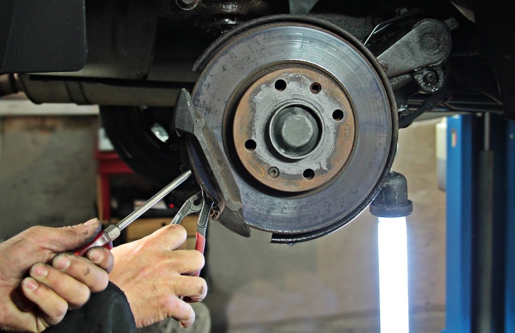 Image by NoName_13 from Pixabay A brake service in Redwood City, CA