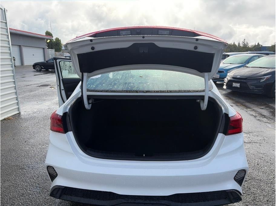 2023 Kia Forte LXS Sedan 4D