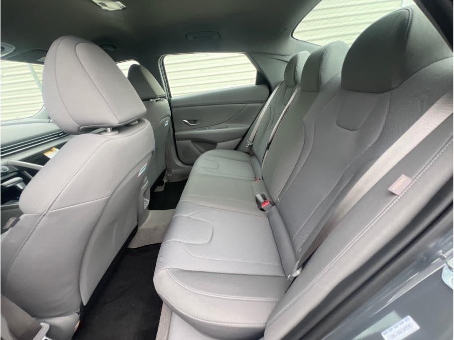 2026 Hyundai Elantra SE Sedan 4D