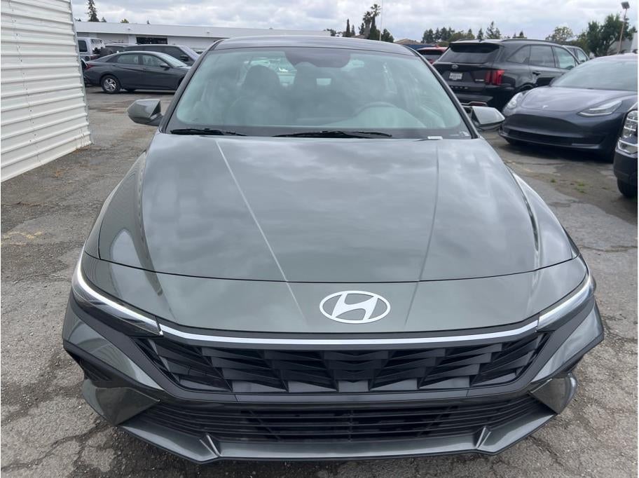 2026 Hyundai Elantra SE Sedan 4D