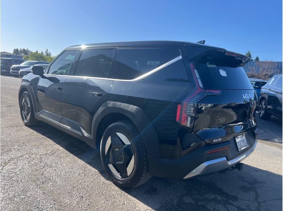 2024 Kia EV9 Light Sport Utility 4D