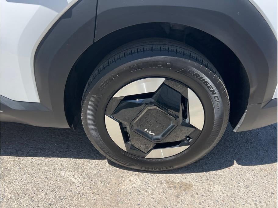 2024 Kia EV9 Light Long Range Sport Utility 4D