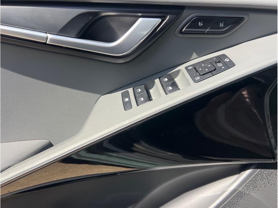 2023 Kia Niro SX Wagon 4D
