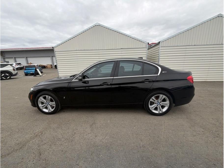 2017 BMW 3 Series 330e iPerformance Sedan 4D
