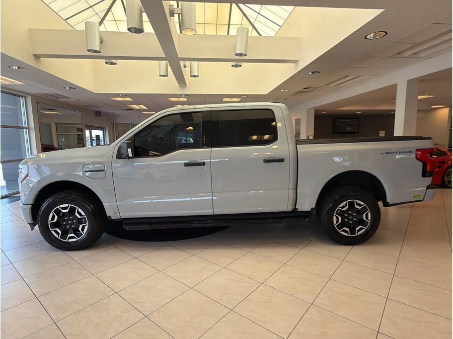 2023 Ford F150 Lightning XLT Pickup 4D 5 1/2 ft