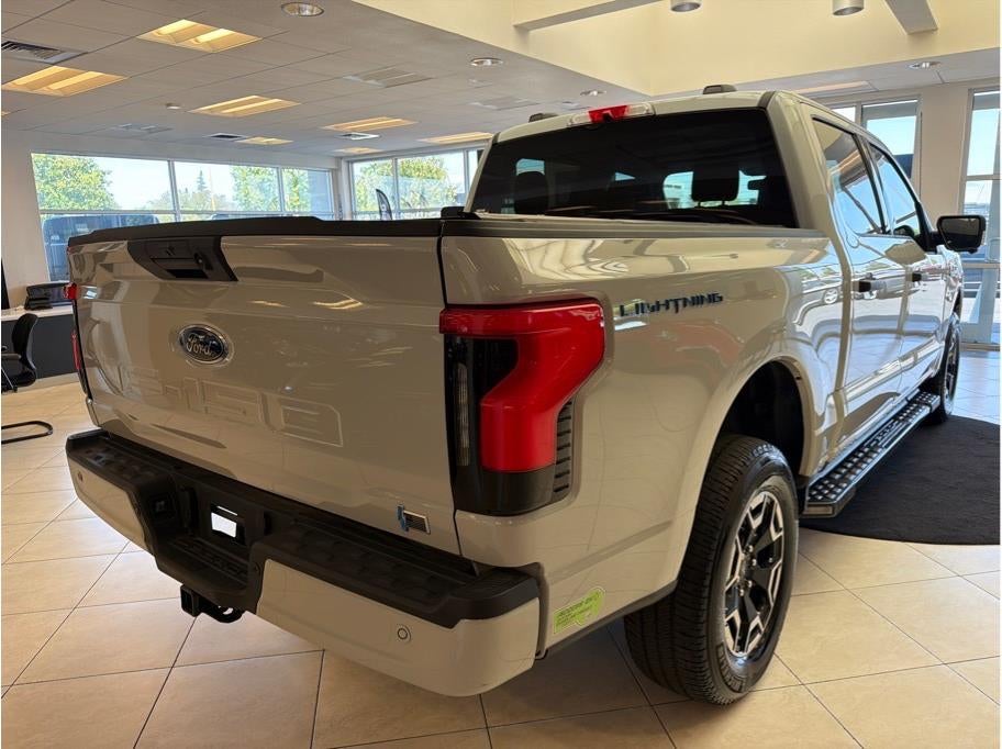 2023 Ford F150 Lightning XLT Pickup 4D 5 1/2 ft