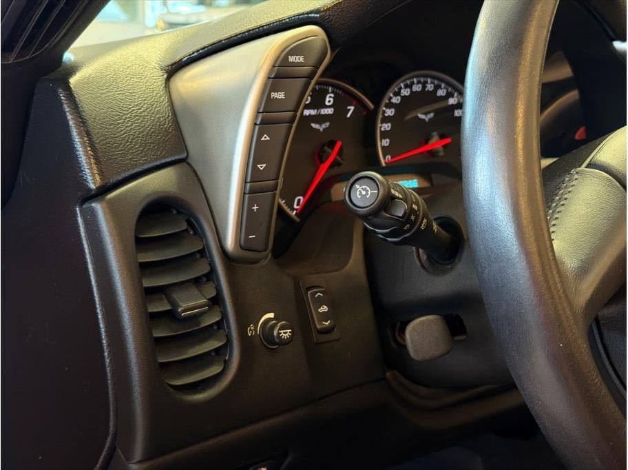 2005 Chevrolet Corvette Convertible 2D