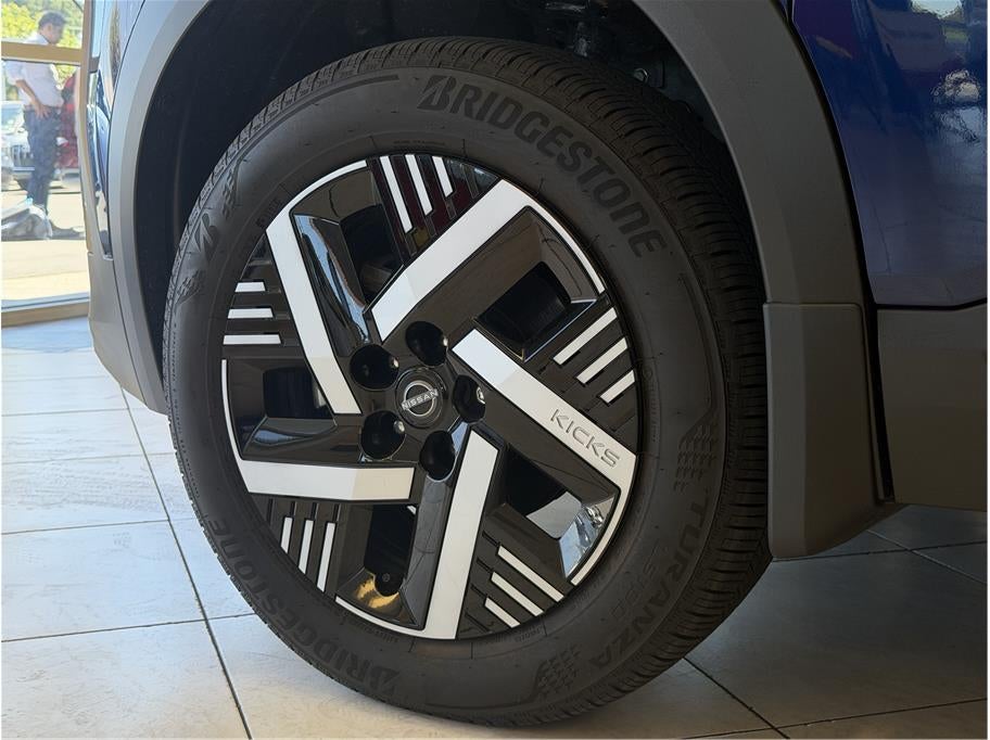 2026 Nissan Kicks SV Sport Utility 4D