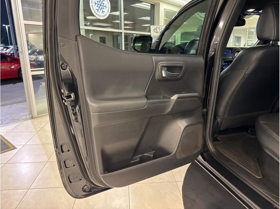 2022 Toyota Tacoma Double Cab TRD Off-Road Pickup 4D 5 ft