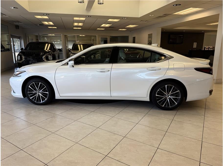 2025 Lexus ES ES 300h Sedan 4D