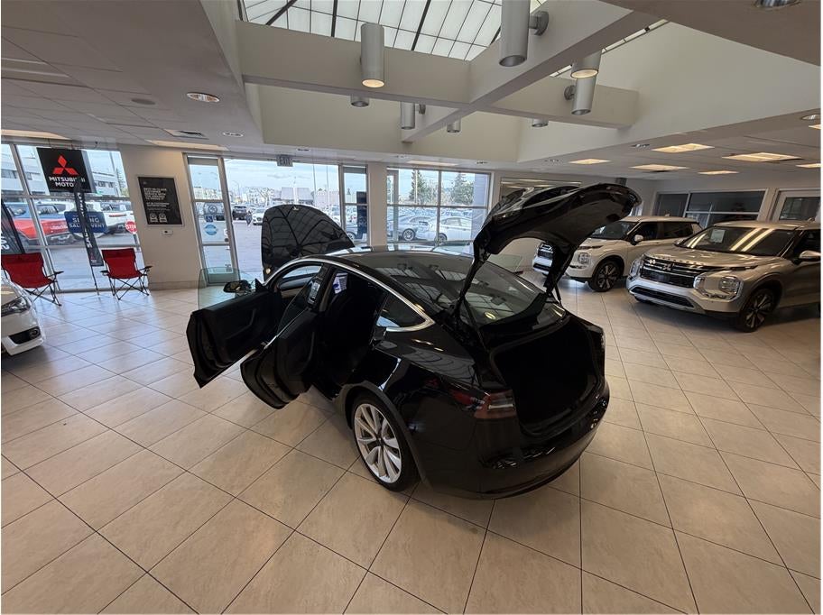 2020 Tesla Model 3 Standard Range Plus Sedan 4D