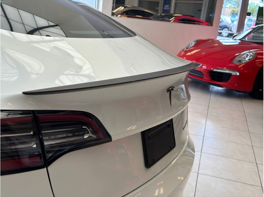 2022 Tesla Model 3 Long Range Sedan 4D