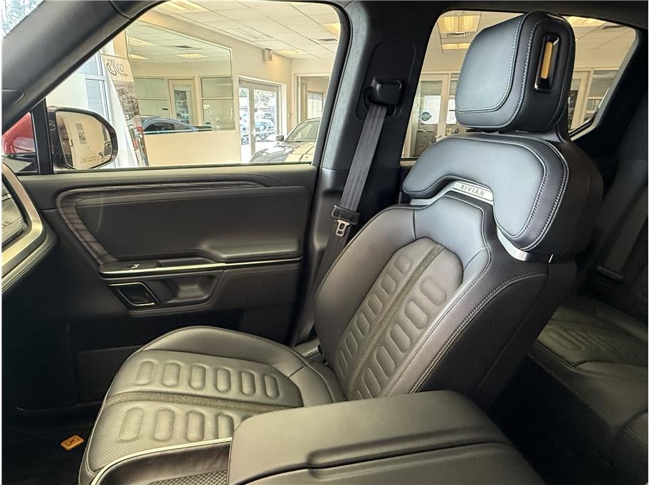 2022 Rivian R1T Adventure Pickup 4D 4 1/2 ft