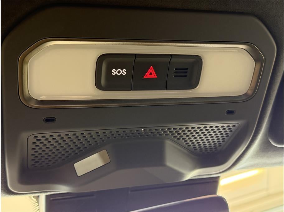 2022 Rivian R1T Adventure Pickup 4D 4 1/2 ft