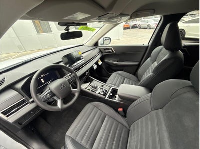 2025 Mitsubishi Outlander PHEV SE