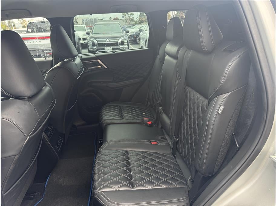 2023 Mitsubishi Outlander PHEV SEL Sport Utility 4D