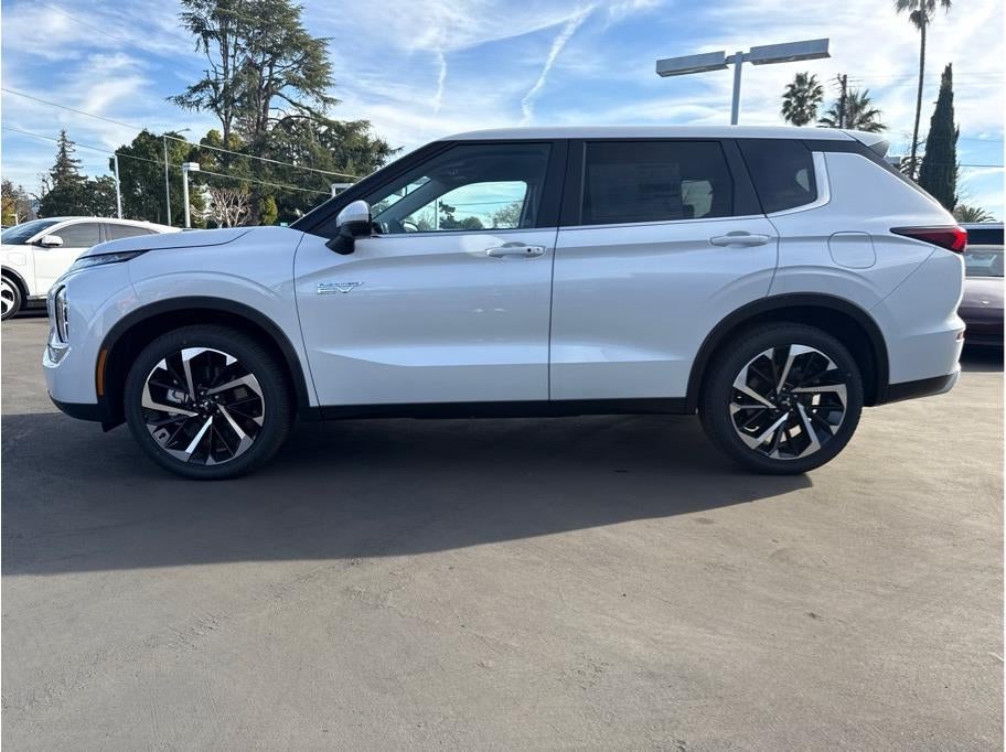 2025 Mitsubishi Outlander PHEV SE