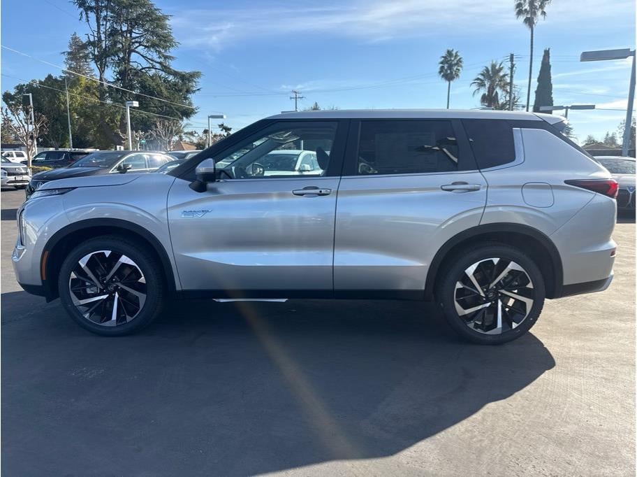 2025 Mitsubishi Outlander PHEV SE Tech Package