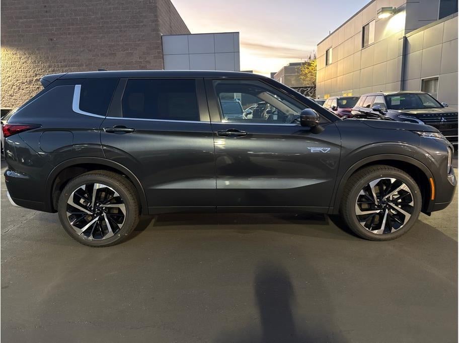 2025 Mitsubishi Outlander PHEV SE Tech Pacakge