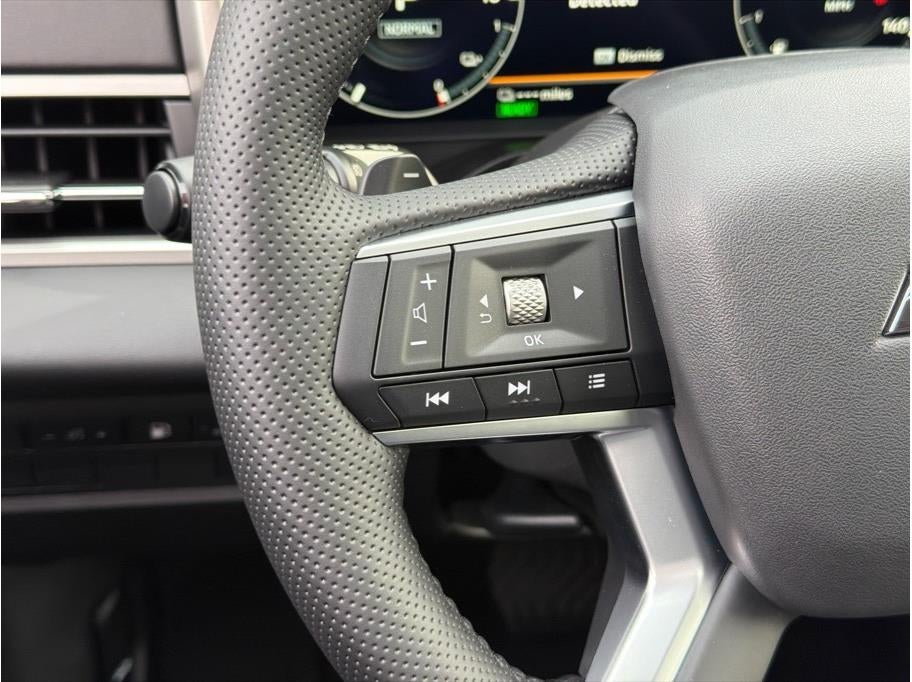 2025 Mitsubishi Outlander PHEV SEL