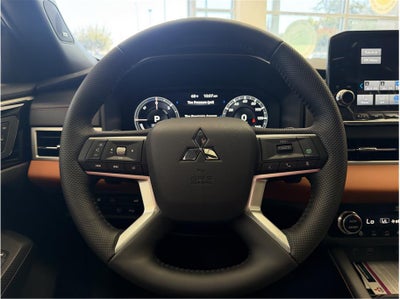 2025 Mitsubishi Outlander PHEV SEL Platinum Edition Sport Utility 4D