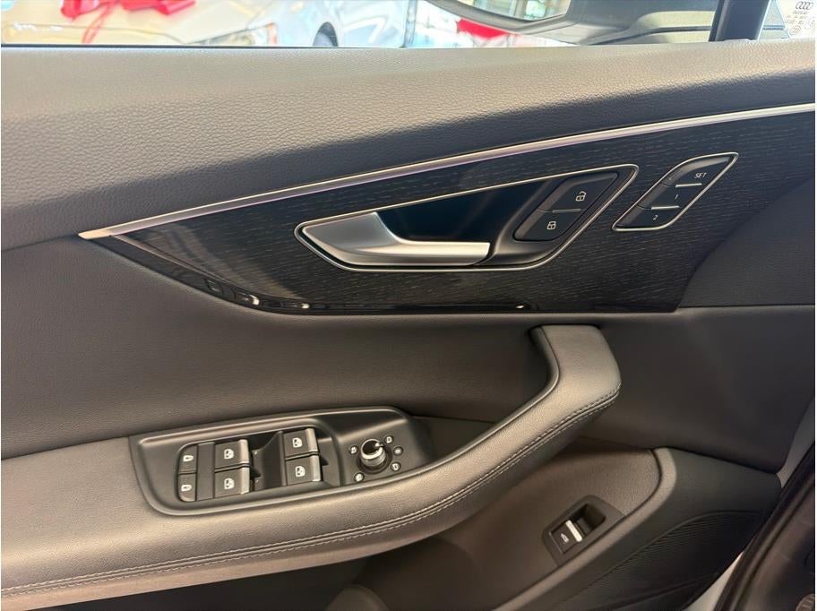 2024 Audi Q7 45 TFSI Premium Plus Sport Utility 4D