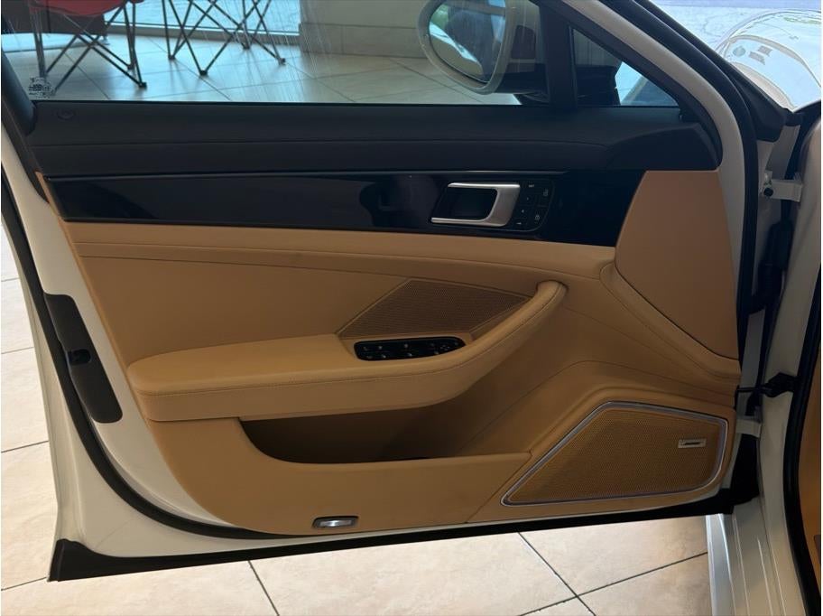 2019 Porsche Panamera 4 E-Hybrid Sedan 4D