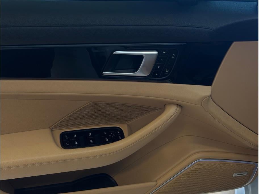 2019 Porsche Panamera 4 E-Hybrid Sedan 4D
