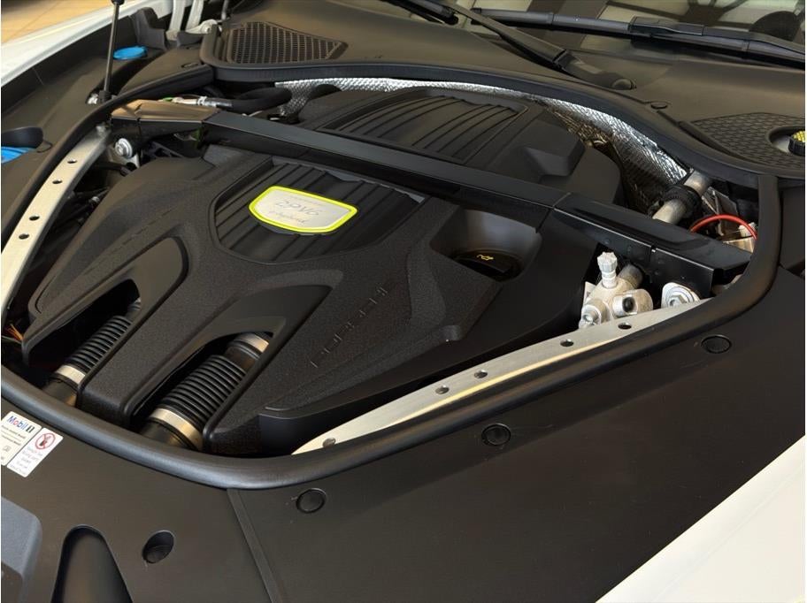 2019 Porsche Panamera 4 E-Hybrid Sedan 4D