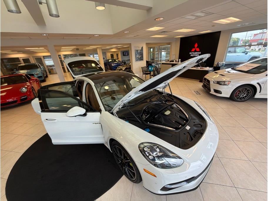 2019 Porsche Panamera 4 E-Hybrid Sedan 4D