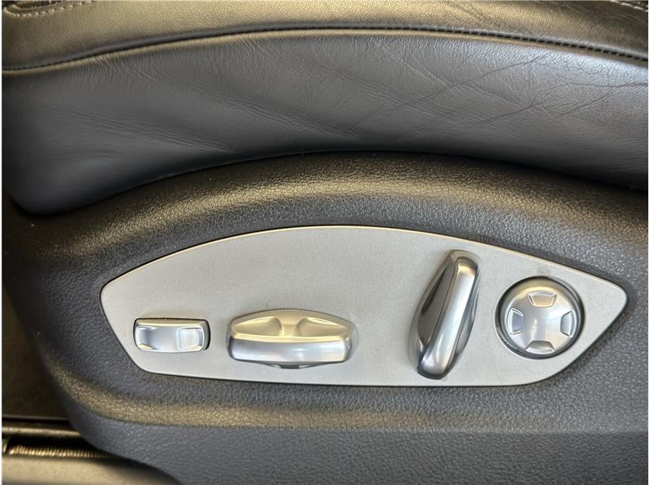 2018 Porsche Macan Sport Edition Sport Utility 4D