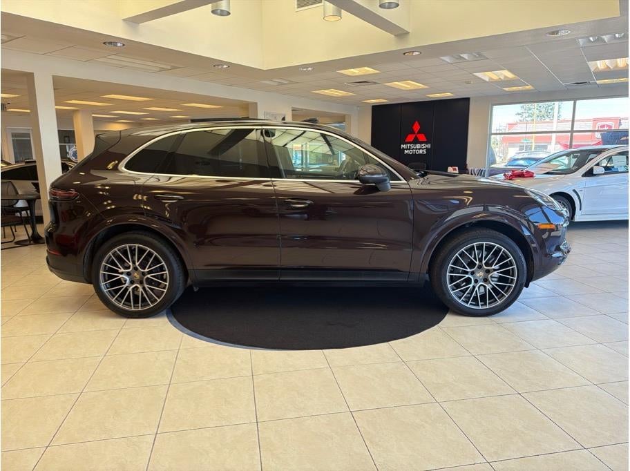2022 Porsche Cayenne Platinum Edition Sport Utility 4D
