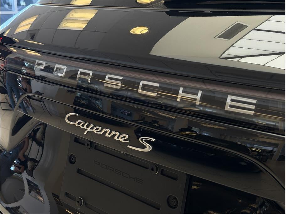 2021 Porsche Cayenne S Sport Utility 4D