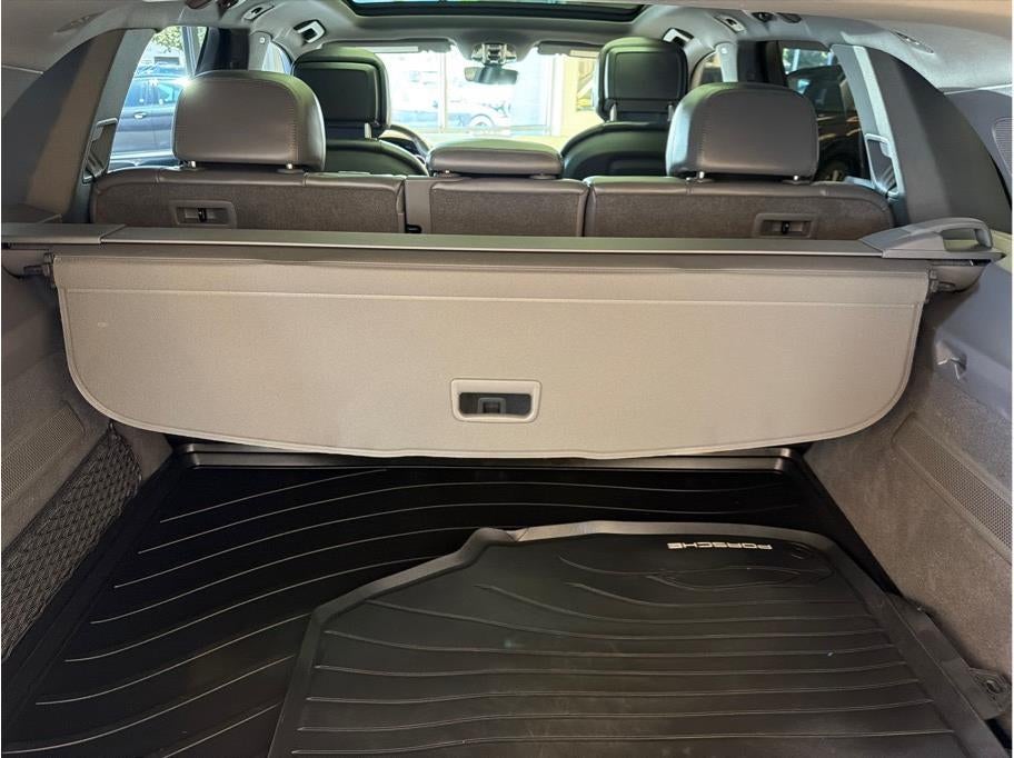 2021 Porsche Cayenne E-Hybrid Sport Utility 4D