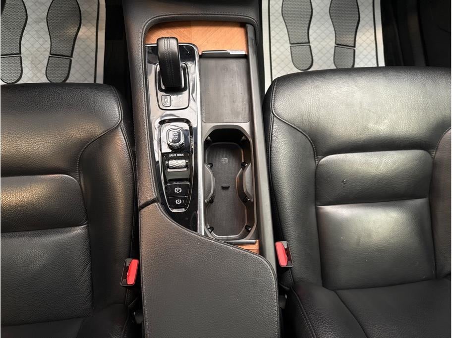 2021 Volvo XC90 T8 Inscription Expression Recharge Plug-In Hybrid Sport Util