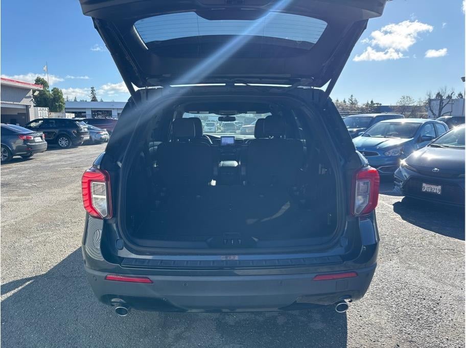 2023 Ford Explorer ST-Line Sport Utility 4D