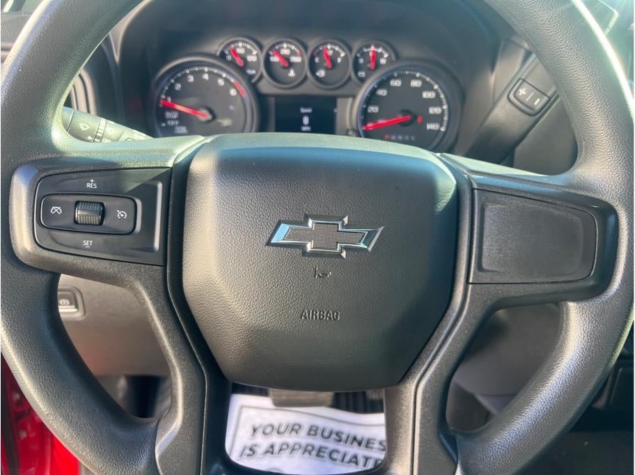 2021 Chevrolet Silverado 1500 Crew Cab Custom Pickup 4D 5 3/4 ft