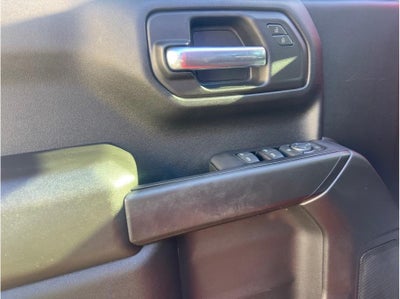 2021 Chevrolet Silverado 1500 Crew Cab Custom Pickup 4D 5 3/4 ft