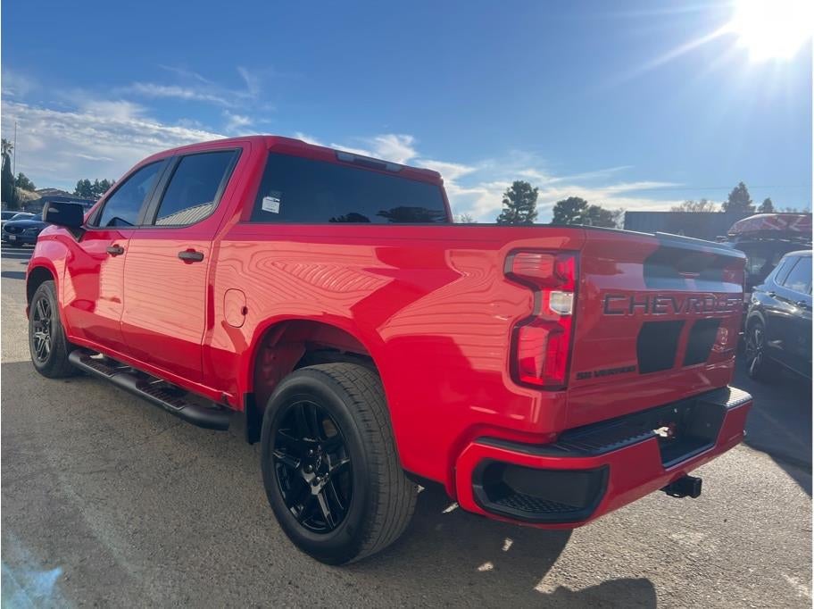 2021 Chevrolet Silverado 1500 Crew Cab Custom Pickup 4D 5 3/4 ft