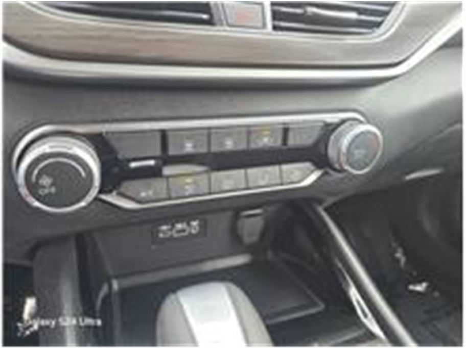 2024 Nissan Altima 2.5 SV Sedan 4D