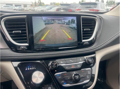 2023 Chrysler Pacifica Hybrid Touring L Van 4D