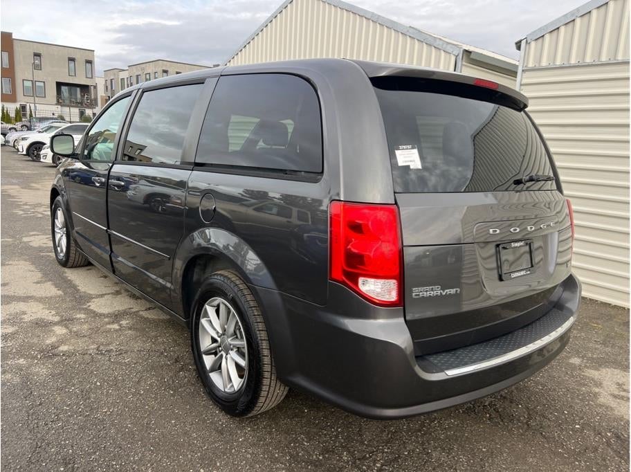 2016 Dodge Grand Caravan Passenger SE Plus Minivan 4D