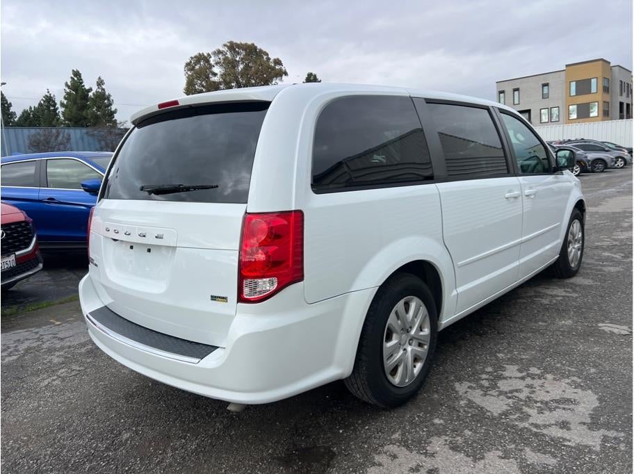2017 Dodge Grand Caravan Passenger SE Minivan 4D