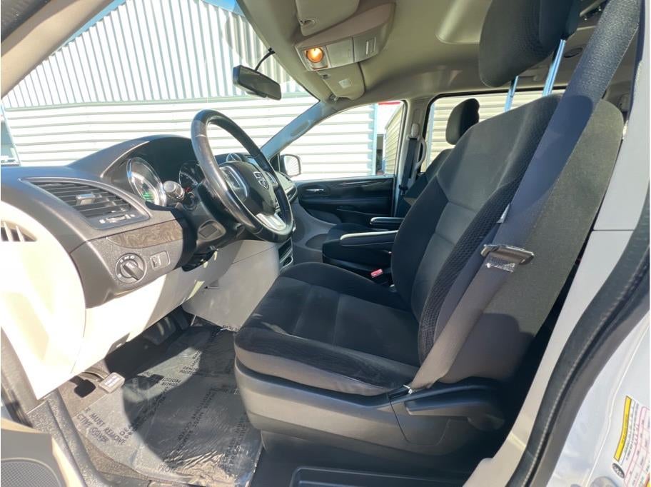 2017 Dodge Grand Caravan Passenger SE Minivan 4D