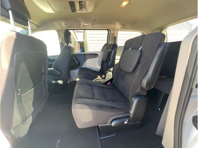 2017 Dodge Grand Caravan Passenger SE Minivan 4D