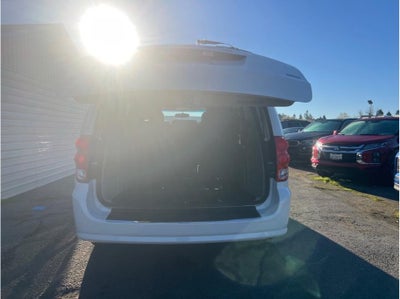 2017 Dodge Grand Caravan Passenger SE Minivan 4D