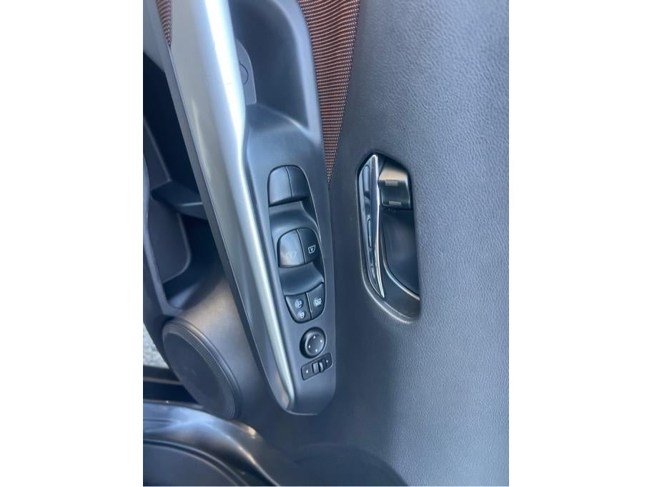 2019 Nissan Kicks SR Sport Utility 4D