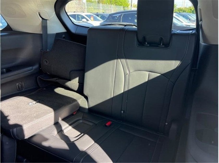2023 INFINITI QX60 LUXE Sport Utility 4D