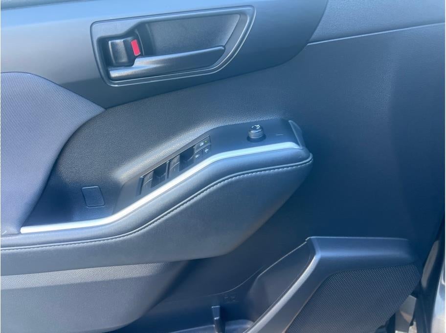 2022 Toyota Highlander L Sport Utility 4D